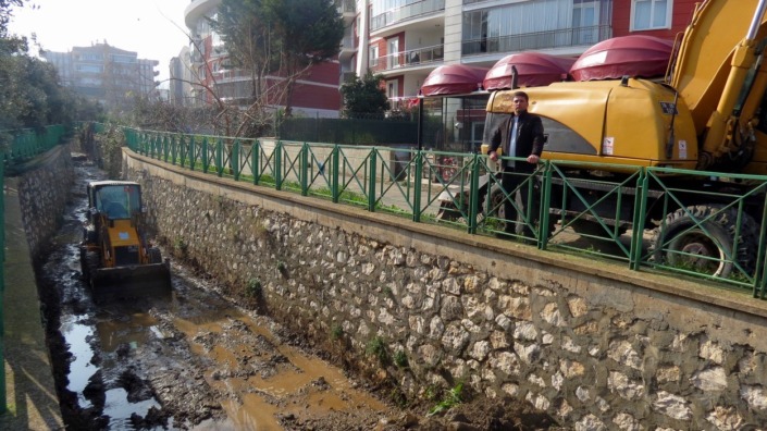 Mudanya Kara Dere’de temizlik ve ıslah çalışması