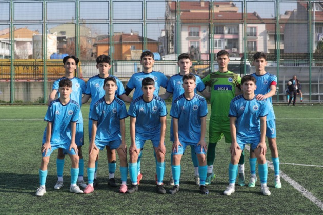 Gemlik Belediyespor U16 takımı şampiyonluğa koşuyor