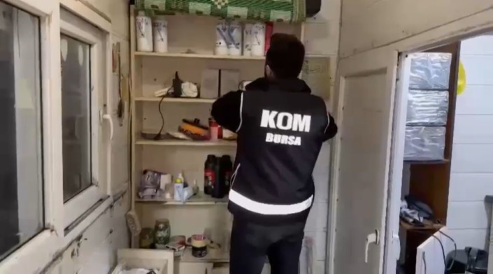 Bursa’da ruhsatsız silah ve tarihi eser kaçaklığı operasyonu