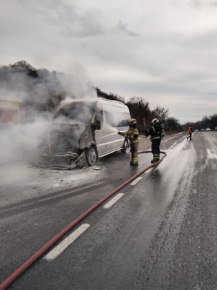 Bursa’da servis minibüsü alev aldı