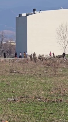 Taşlar, sopalar havada uçuştu!