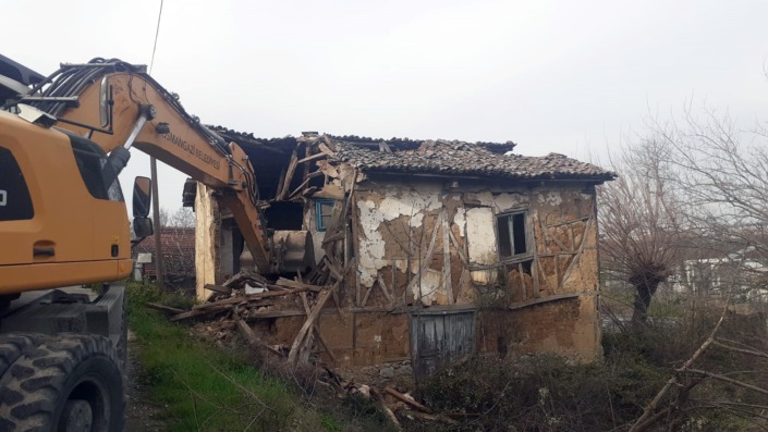 Osmangazi’de metruk binalarla mücadele hız kazandı