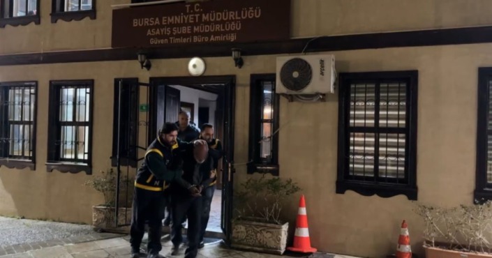 Bursa’da 3 kişinin ölümünden aranan şüpheli 10 yıl sonra yakalandı