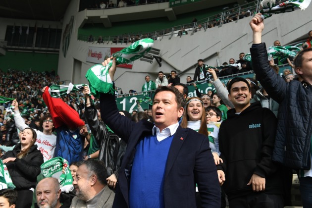 Osmangazi Belediyesi, 100 öğrenciyi Bursaspor maçında misafir etti