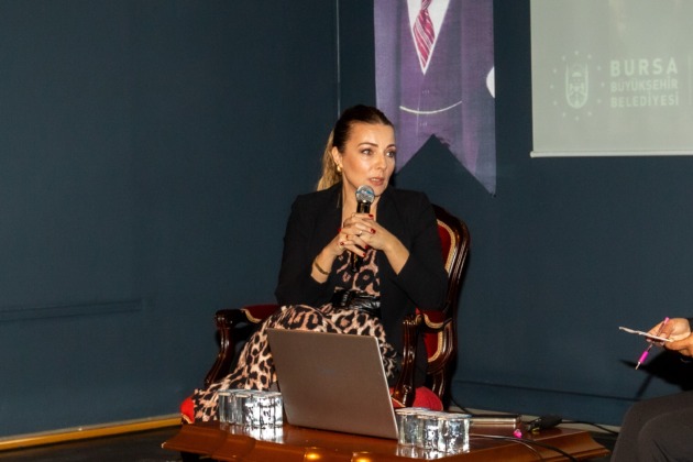‘Bursa Bellek- Kent Söyleşileri’nin Şubat ayı konuğu Burcu Kara oldu