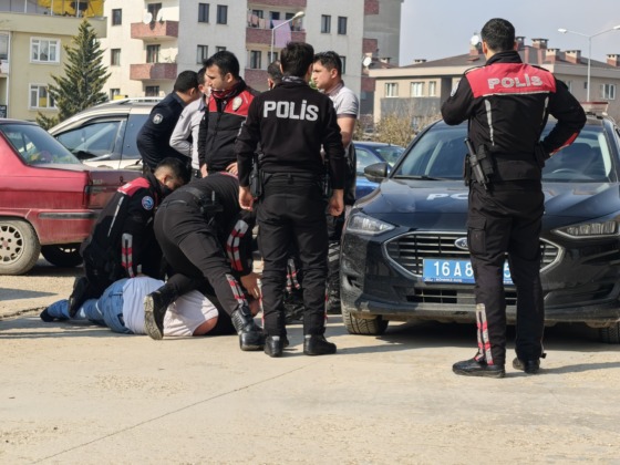 Bursa’da polise saldıran şahıs etkisiz hale getirildi