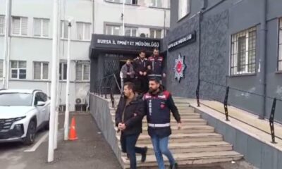 Bursa’da kendilerini banka çalışanı olarak tanıtıp, 18 kişiyi dolandırdılar