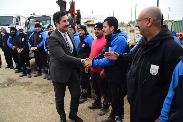 Yenişehir Belediye Başkanı Özel, işçilerle buluştu