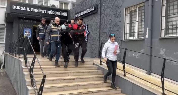 Bursa’da fuhuş çetesine operasyon!