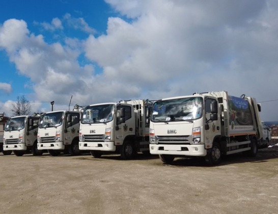 Orhaneli Belediyesi, dört adet yeni çöp aracı satın aldı