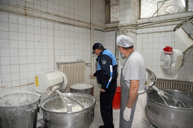 Osmangazi’de fırınlara ve tatlıcılara Ramazan denetimi