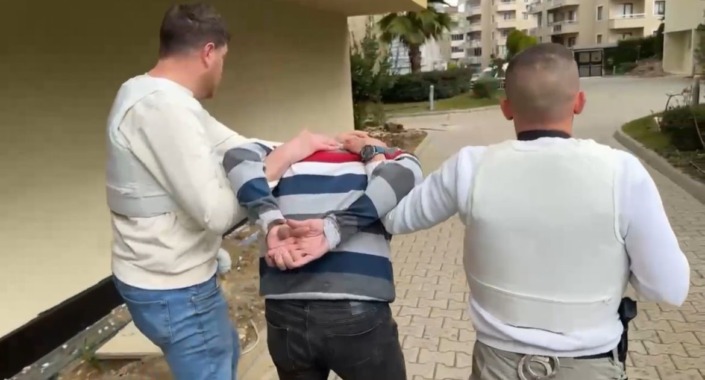 Firari astsubay sahte kimlikle Bursa’da yakalandı