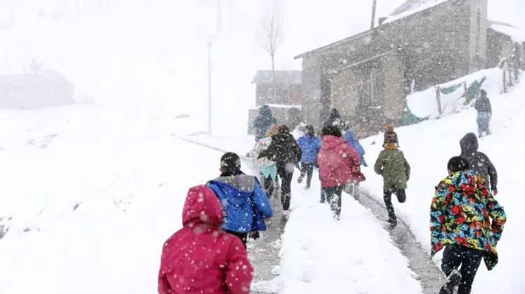 Bursa’da eğitime kar tatili!