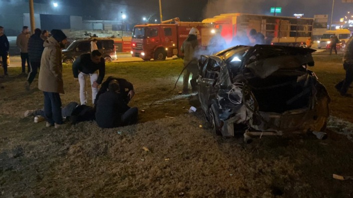 Önündeki araca arkadan çarptı: 2 kişi yaralandı