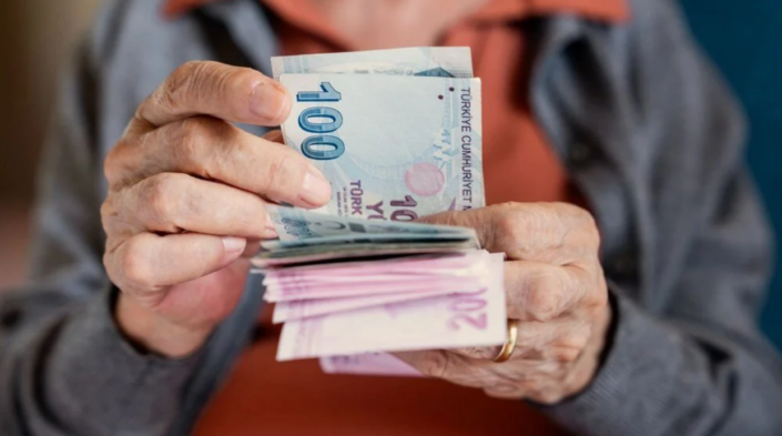Emekli bayram ikramiyesi belli oldu!