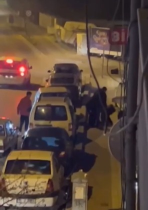 Bursa’da aralarına aldıkları kişiyi darp ettiler