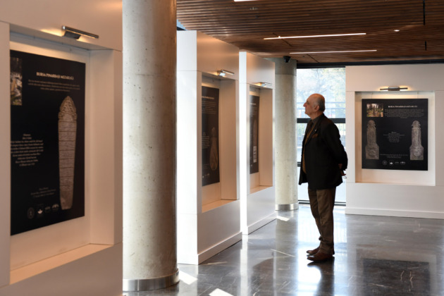 Mezar taşları, sanat ve tarih meraklılarının beğenisine sunuldu