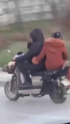 Bursa’da motosiklete 4 kişi bindiler!