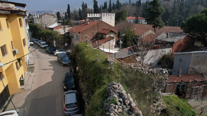 Bursa’da 2 bin yıllık tarihe çanak anten diktiler