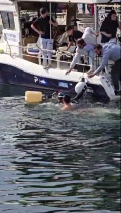 Bursa’da balıkçılar dev orkinos balığı yakaladı