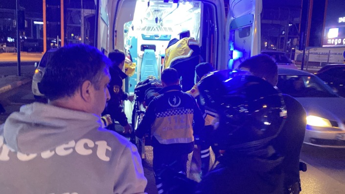 Bursa’da motosiklet ile otomobil çarpıştı!