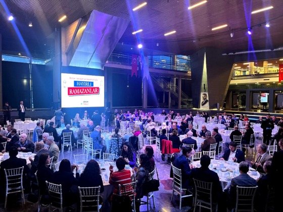 Erkan Aydın, muhtarlar ve meclis üyeleriyle iftar yemeğinde bir araya geldi