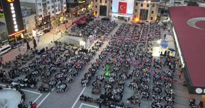 Mustafakemalpaşa’da 3 bin kişilik iftar