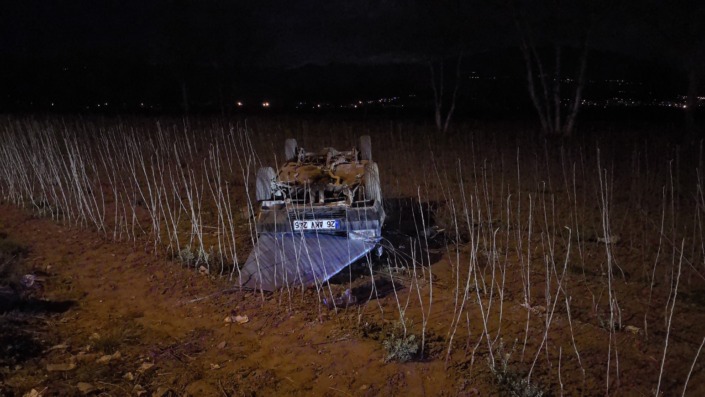 Bursa’da kontrolden çıkan otomobil tarlaya uçtu