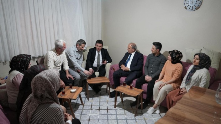 Erkan Aydın, Ayaz ailesi ile birlikte orucunu açtı