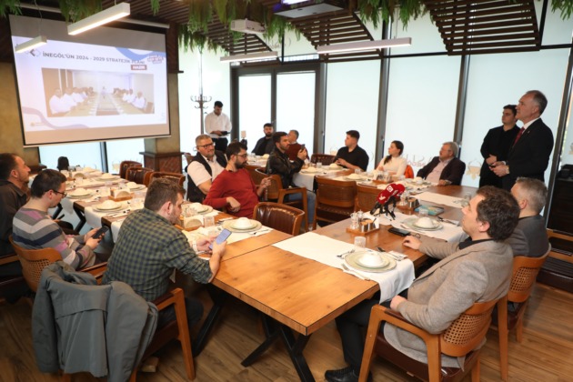 İnegöl Belediye Başkanı Taban, gazetecilerle iftarda buluştu