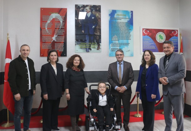 Bursa’da özel gencin akülü araç sevinci