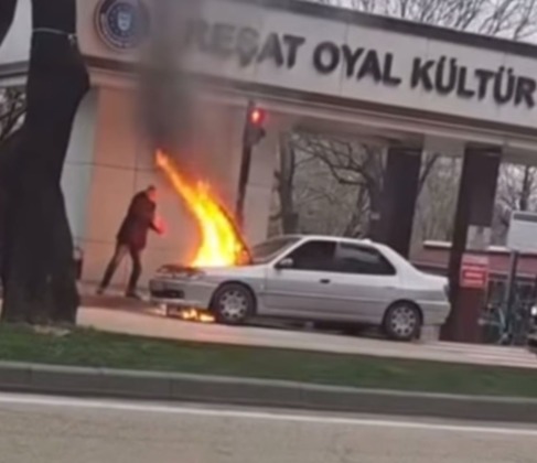 Bursarıza yapan araç alev aldı