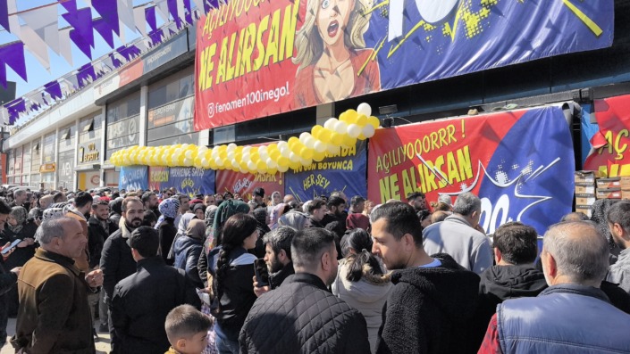 Bursa’da ucuz alışveriş çılgınlığı!