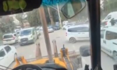 Bursa’da iş makinesi ile tehlikeli yolculuk!