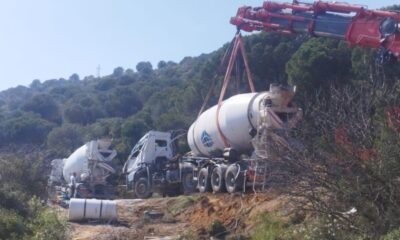 Bursa’da feci kaza! Beton mikseri yan yattı