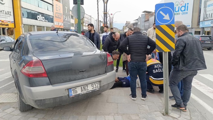 Bursa’da bisikletli çocuğa otomobil çarptı!
