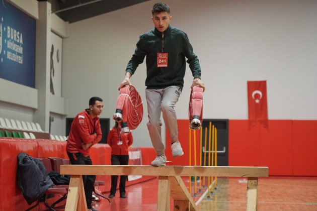 İtfaiye eri olabilmek için ter döktüler