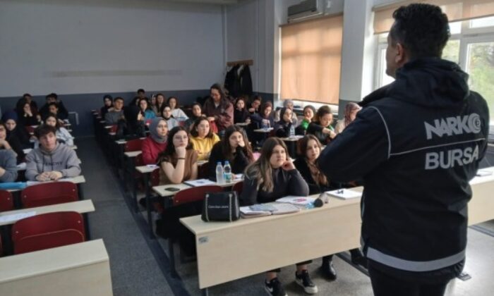 Bursa’da 4 günde 4 bin genç uyuşturucuya karşı uyarıldı