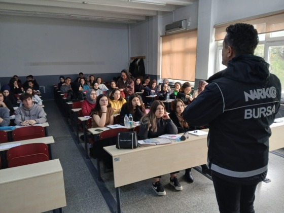 Bursa’da 4 günde 4 bin genç uyuşturucuya karşı uyarıldı