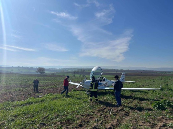 Bursa’da eğitim uçağı zorunlu iniş yaptı!