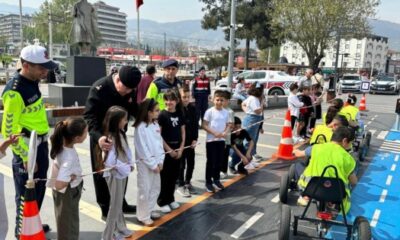 Bursa İl Jandarma Komutanlığı’ndan çocuklara trafik dersi