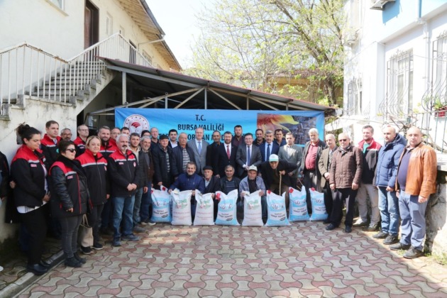 Bursa’da çiftçilere hibe destekli tohum dağıtıldı