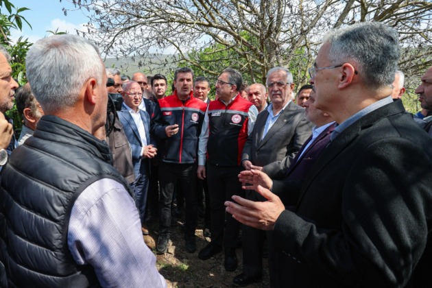AK Parti İl Başkanı Gürkan, don mağduru çiftçileri ziyaret etti