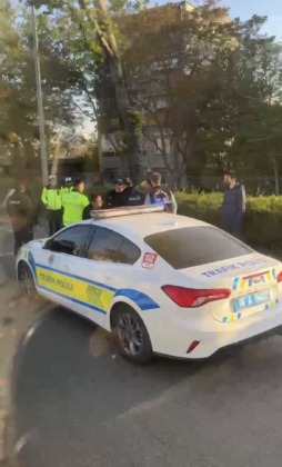 Bursa’da motosikletli sürücü aydınlatma direğine çarptı!