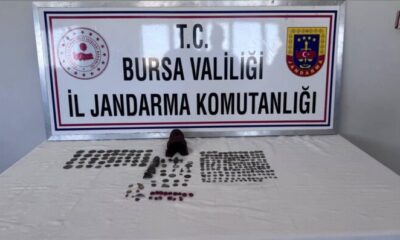 Bursa’da bir araçta 226 sikke ele geçirildi