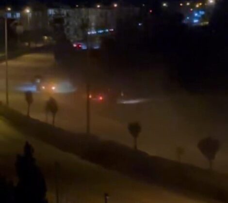 Bursa’da hafif ticari araç köpeğe çarpıp tarlaya uçtu