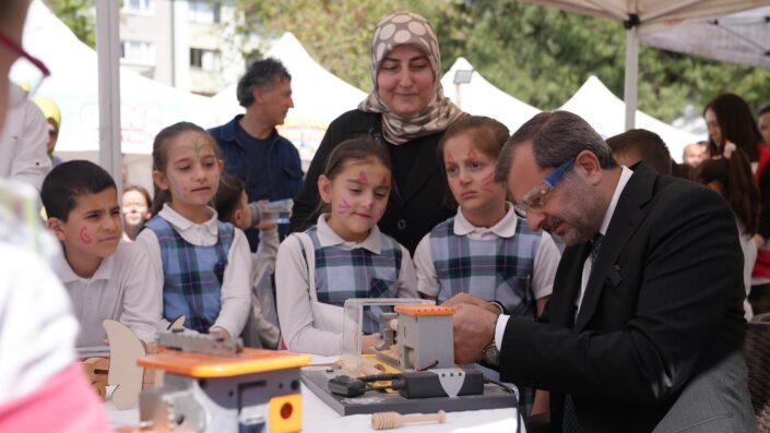 Gürsu’da bir ilk: ‘Çocuk Kitap Fuarı’ kapılarını açtı