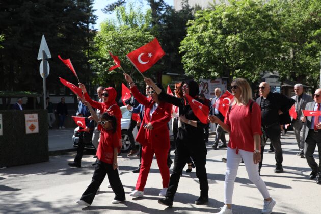 İnegöl’de 23 Nisan çoşkusu