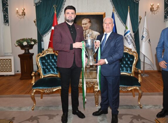 Bursaspor Başkanı Çelik’ten, Başkan Bozbey’e teşekkür ziyareti