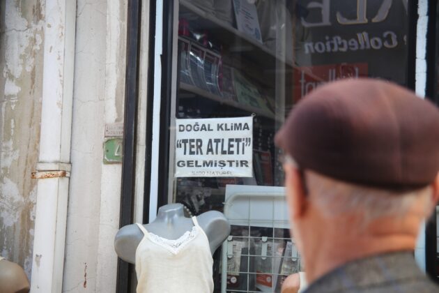 Bursa’da ilgi çeken afiş!